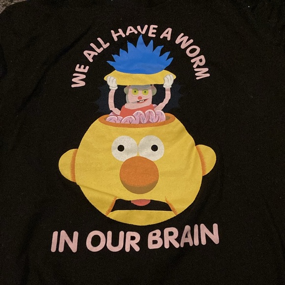 Official don’t hug me I’m scared large T-shirt. - Picture 2 of 3